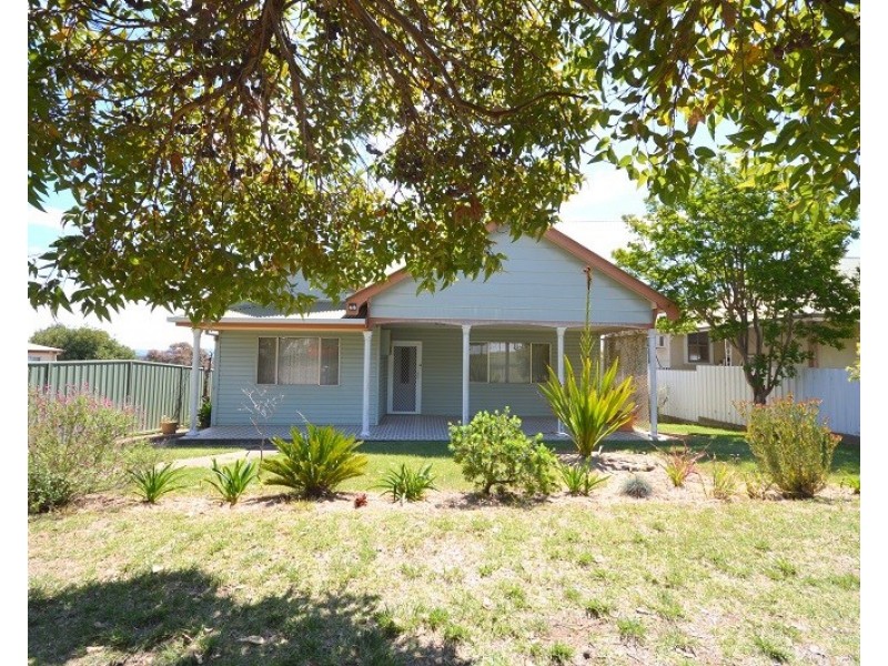 60 Lachlan Street, Cowra NSW 2794
