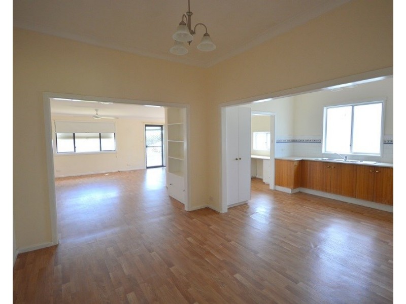 60 Lachlan Street, Cowra NSW 2794