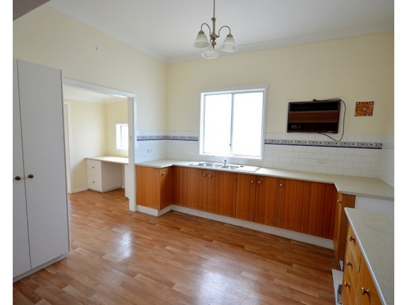 60 Lachlan Street, Cowra NSW 2794