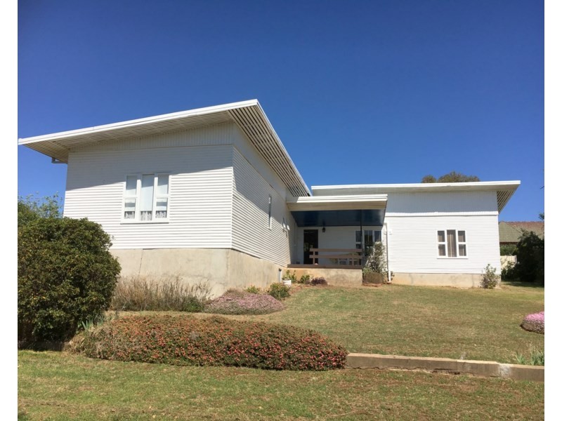 7 Rodd Street, Canowindra NSW 2804