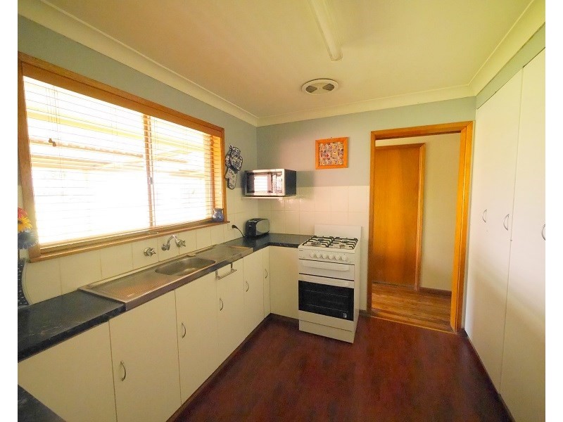 38 Lyall Street, Cowra NSW 2794