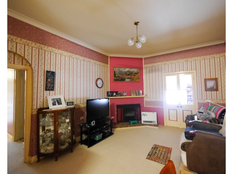 6 Denman Street, Cowra NSW 2794