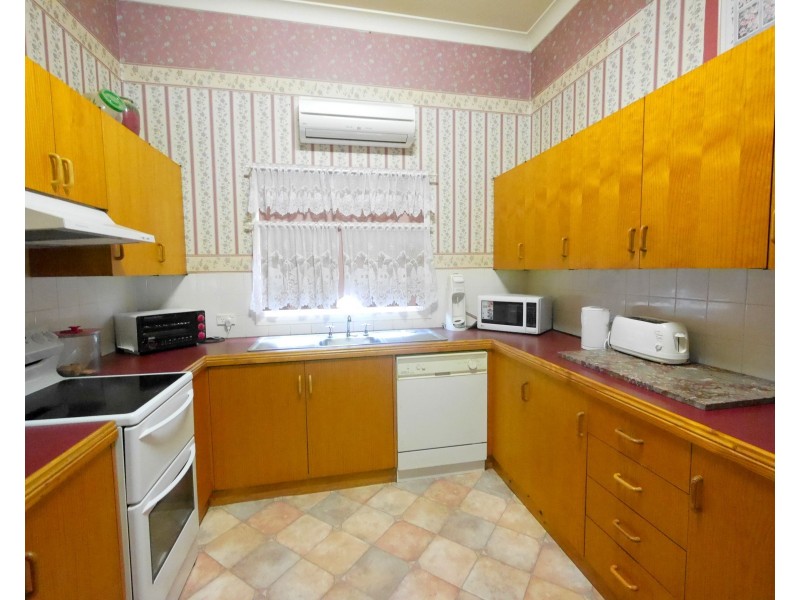 6 Denman Street, Cowra NSW 2794