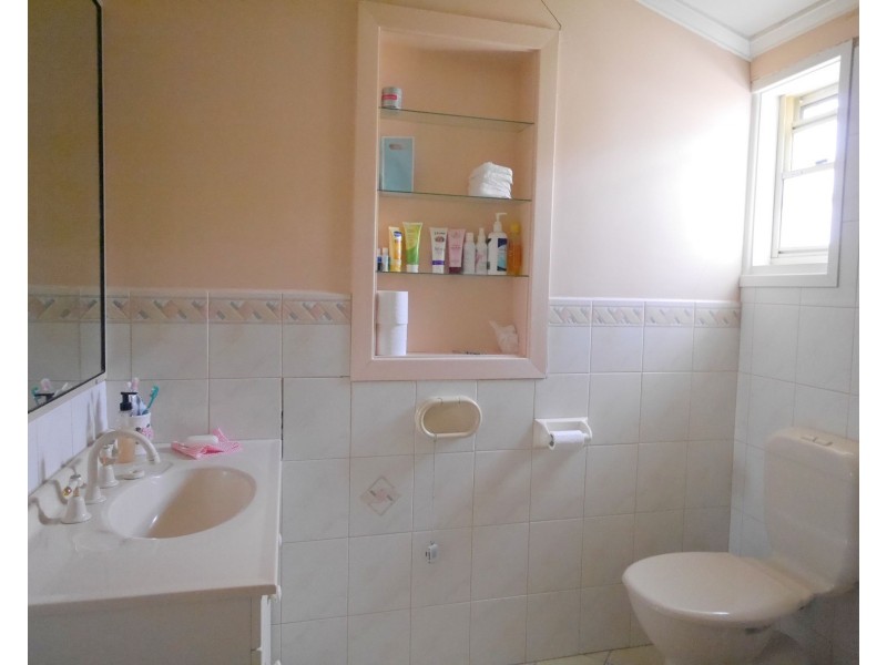 6 Denman Street, Cowra NSW 2794