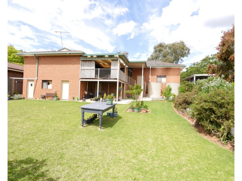 22 Hanna Street, Cowra NSW 2794