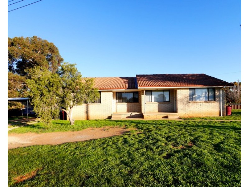 2/28 Hartley Street, Cowra NSW 2794