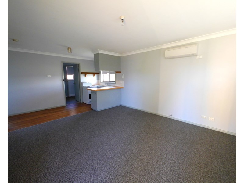 2/28 Hartley Street, Cowra NSW 2794