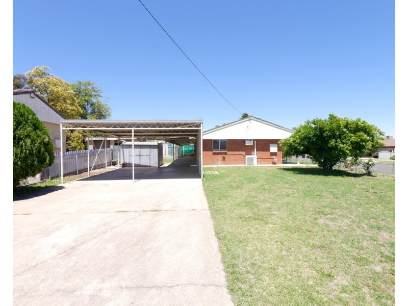 4 Pridham Street, Cowra NSW 2794