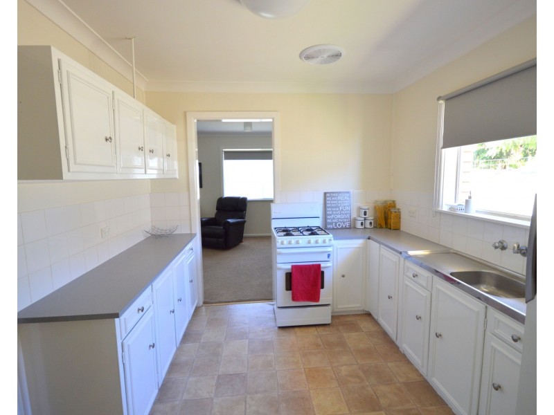 18 Wahroonga Street, Cowra NSW 2794