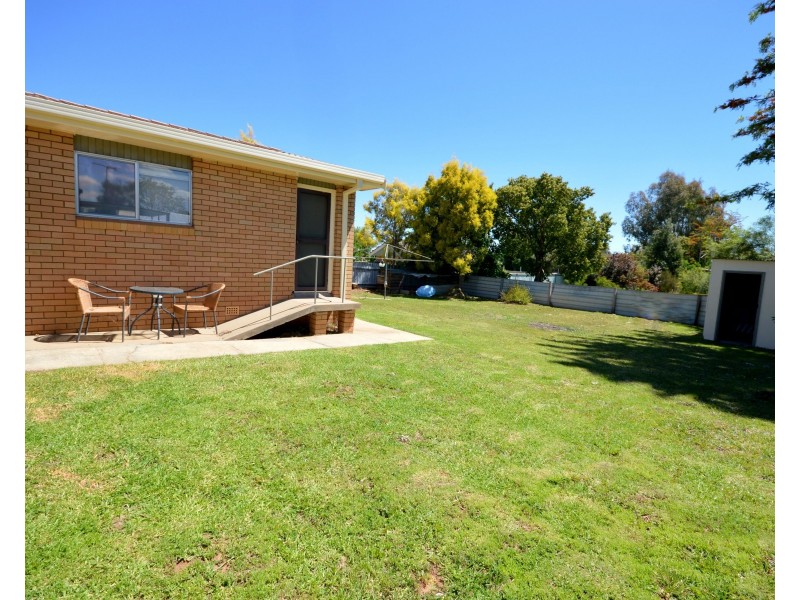 18 Wahroonga Street, Cowra NSW 2794