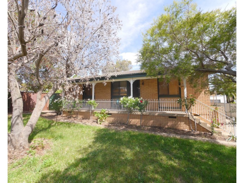 5 Wollowra Street, Cowra NSW 2794