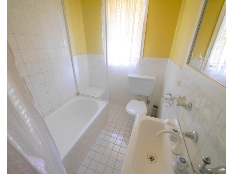 5 Wollowra Street, Cowra NSW 2794