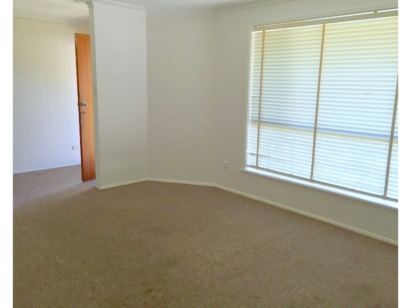 10 Parkes Street, Cowra NSW 2794