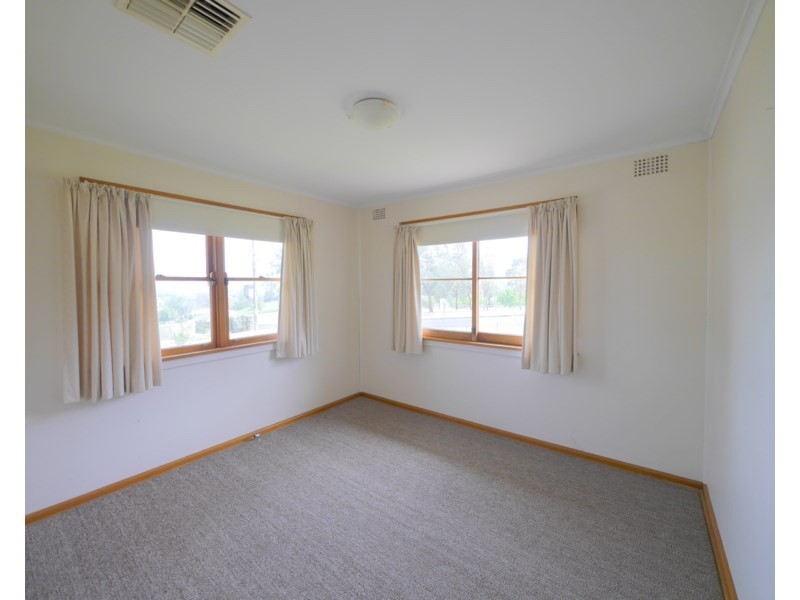 39 Macassar Street, Cowra NSW 2794