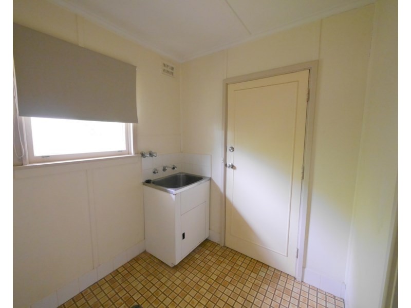 39 Macassar Street, Cowra NSW 2794