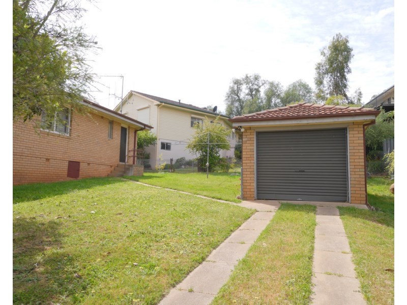 39 Macassar Street, Cowra NSW 2794