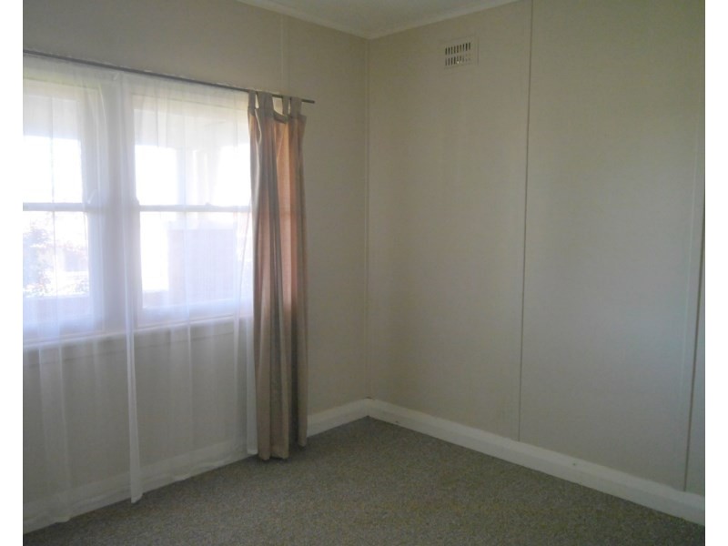 9 Nelson Street, Cowra NSW 2794