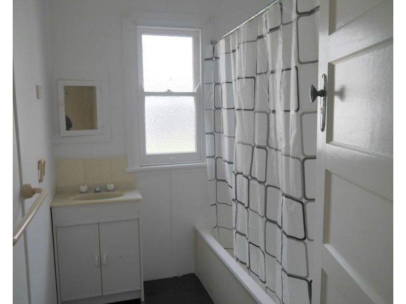 9 Nelson Street, Cowra NSW 2794