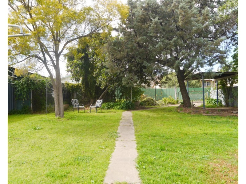 9 Nelson Street, Cowra NSW 2794