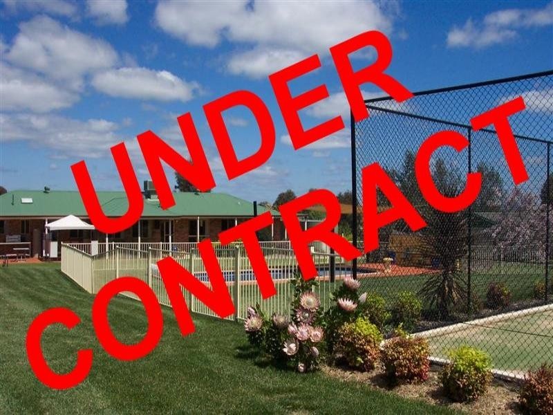 15 Valley View Road, Cowra NSW 2794