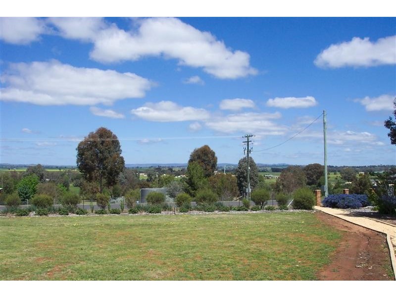15 Valley View Road, Cowra NSW 2794