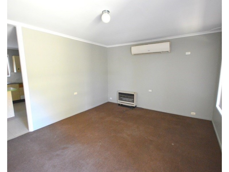 39 Jindalee Circuit, Cowra NSW 2794