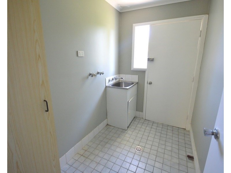 39 Jindalee Circuit, Cowra NSW 2794