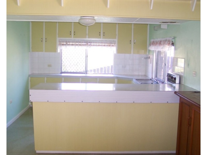 4 Brisbane Avenue, Cowra NSW 2794