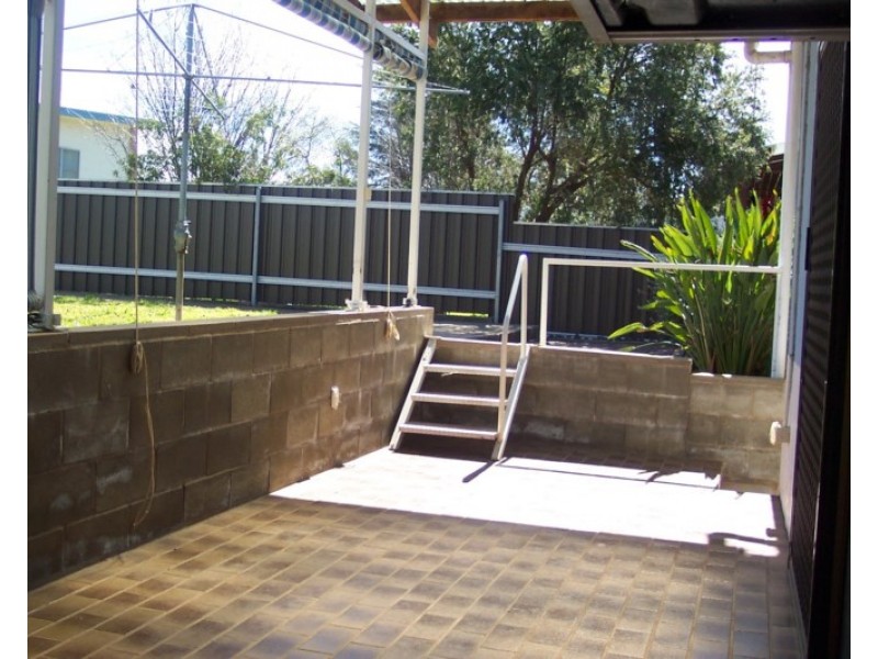 4 Brisbane Avenue, Cowra NSW 2794