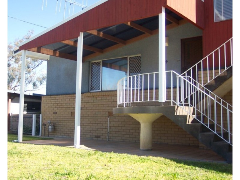 4 Brisbane Avenue, Cowra NSW 2794