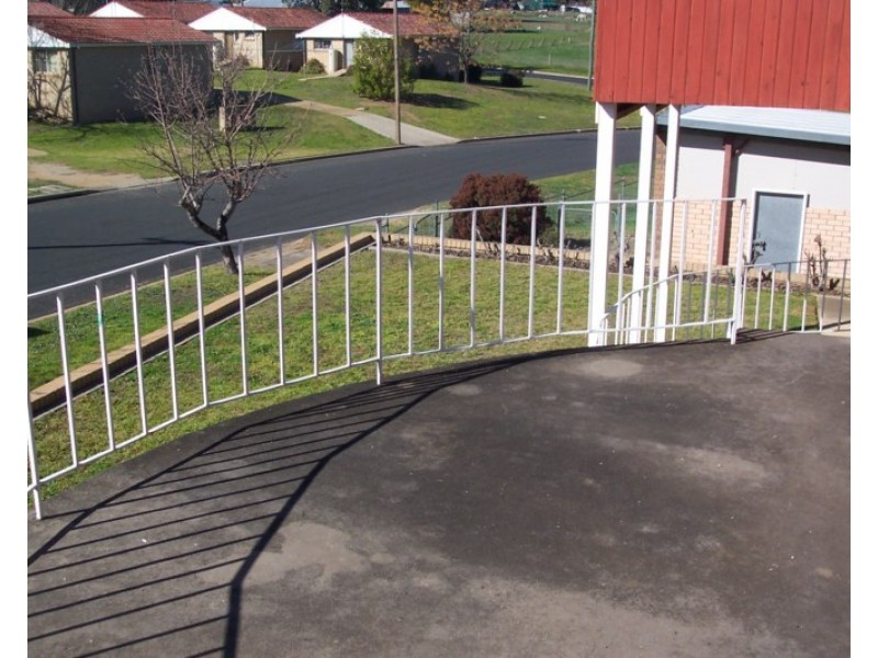 4 Brisbane Avenue, Cowra NSW 2794