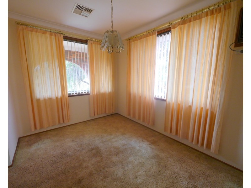 6 Lentara Street, Cowra NSW 2794