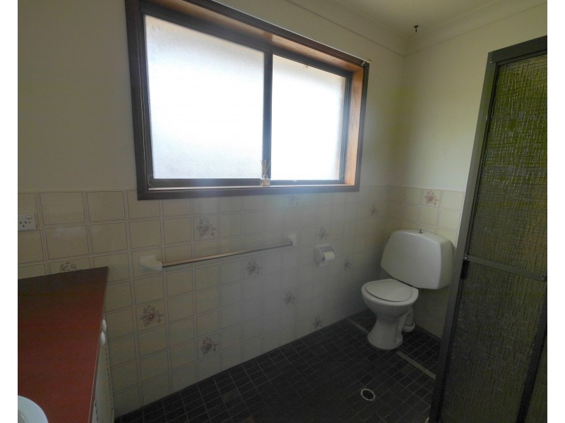 6 Lentara Street, Cowra NSW 2794