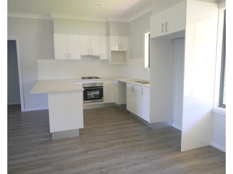 16 Walker Street, Cowra NSW 2794