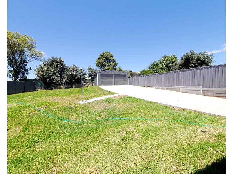 16 Walker Street, Cowra NSW 2794