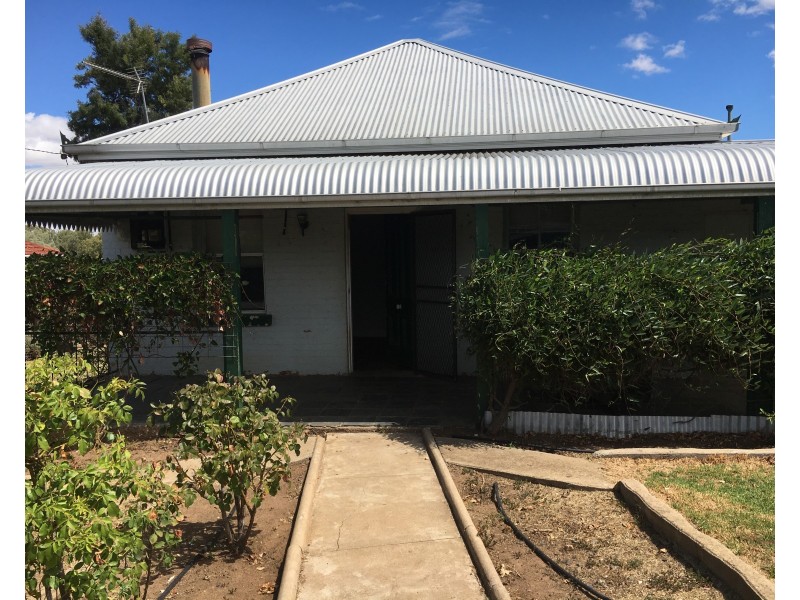 8 Mulyan Street, Cowra NSW 2794