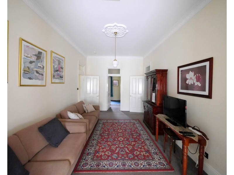 52 Brisbane Avenue, Cowra NSW 2794