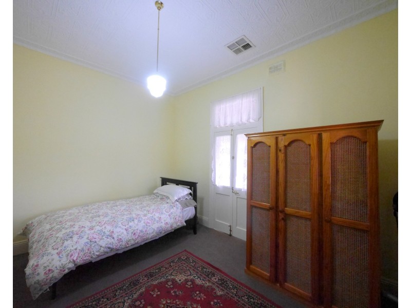 52 Brisbane Avenue, Cowra NSW 2794