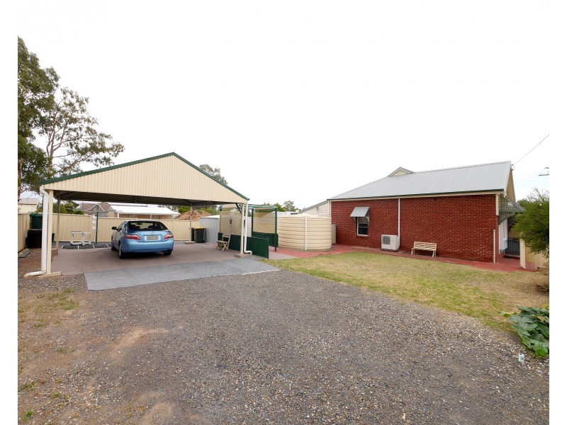 52 Brisbane Avenue, Cowra NSW 2794