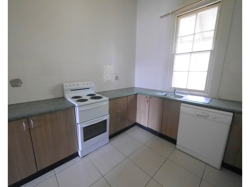8 Smith Street, Cowra NSW 2794