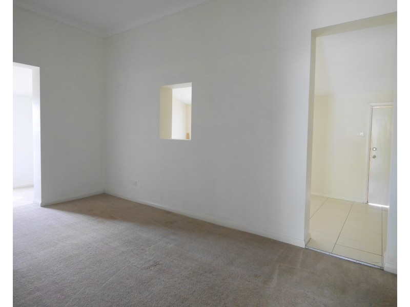 8 Smith Street, Cowra NSW 2794