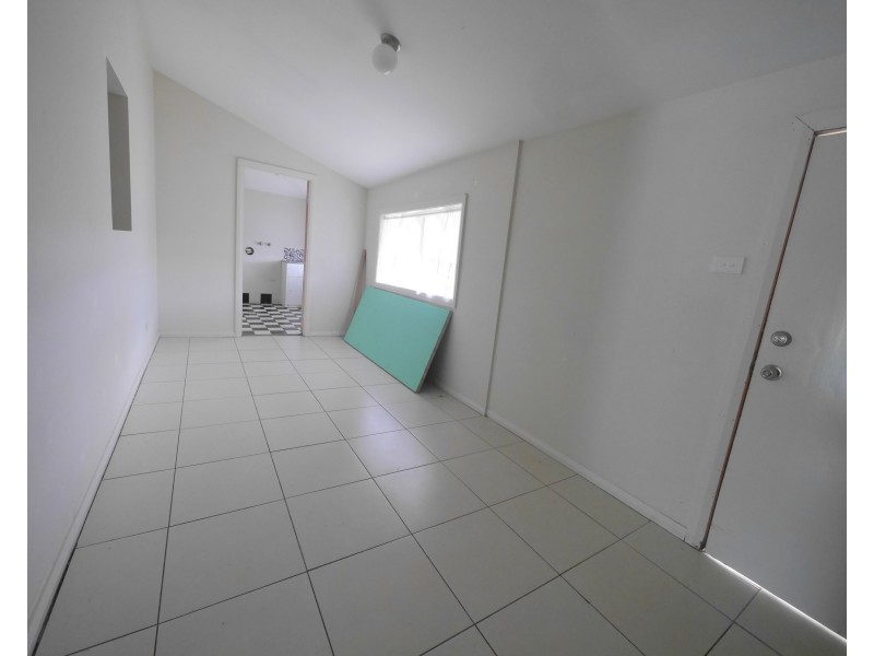 8 Smith Street, Cowra NSW 2794