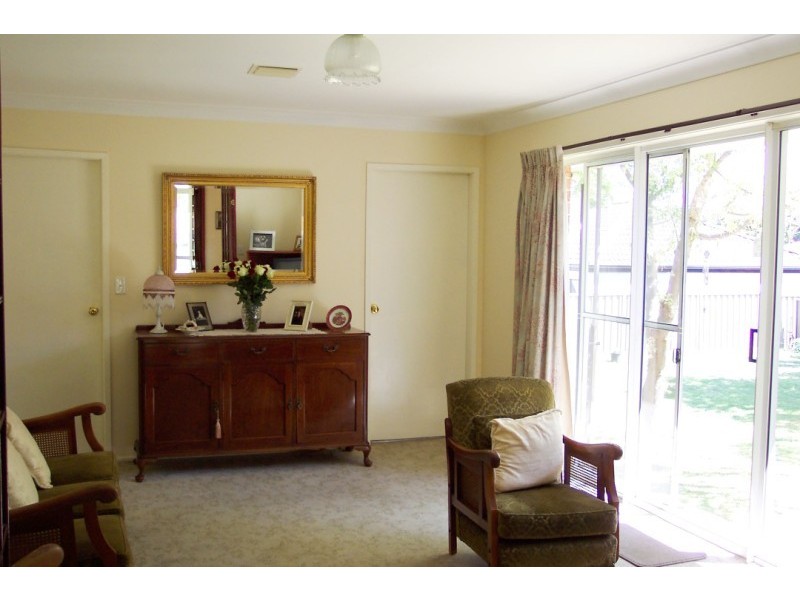 32 Newcombe Street, Cowra NSW 2794