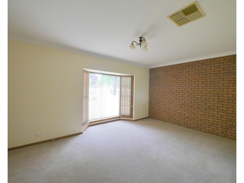 22 Hanna Street, Cowra NSW 2794