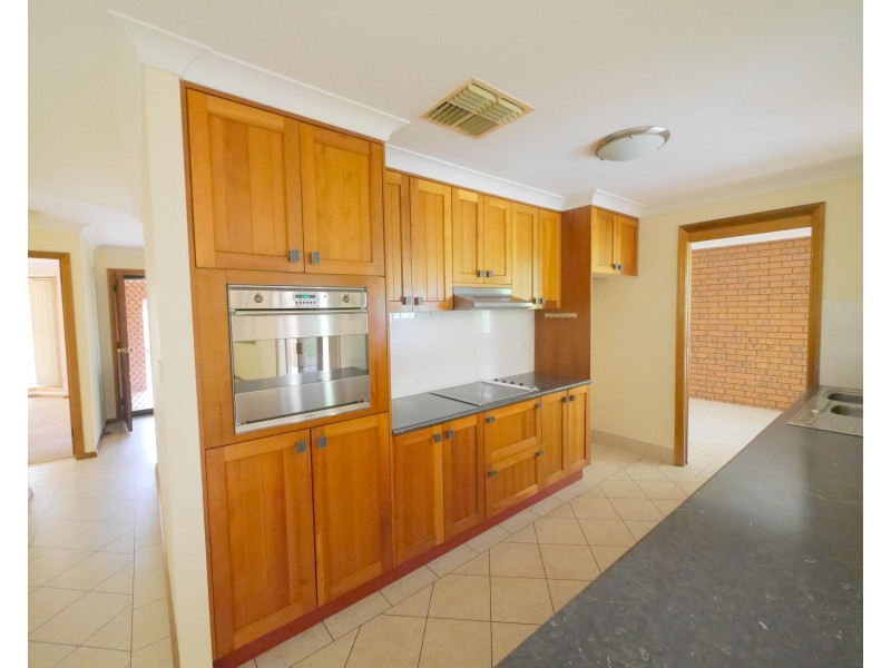 22 Hanna Street, Cowra NSW 2794