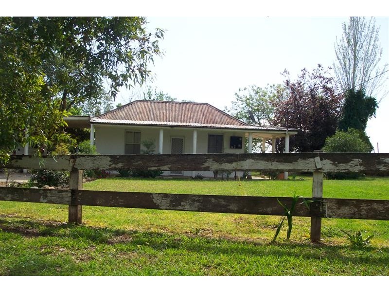 27 Service Road, Cowra NSW 2794
