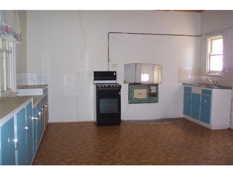 27 Service Road, Cowra NSW 2794