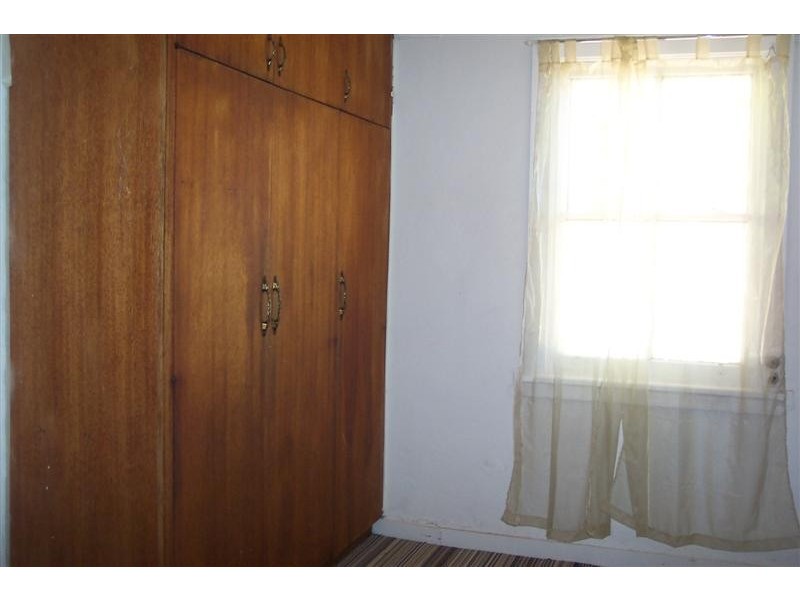 27 Service Road, Cowra NSW 2794