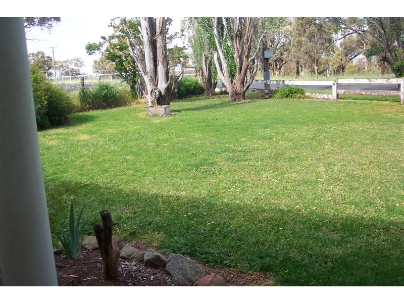 27 Service Road, Cowra NSW 2794