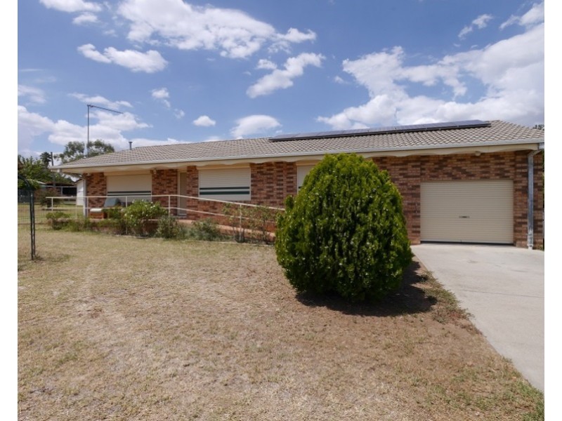 35 Watt Street, Cowra NSW 2794